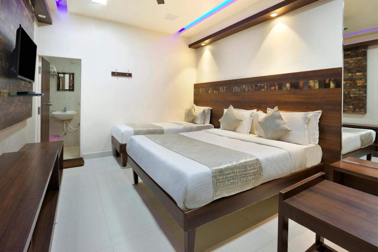 Mannars Deluxe Lodge Mysore Exterior photo