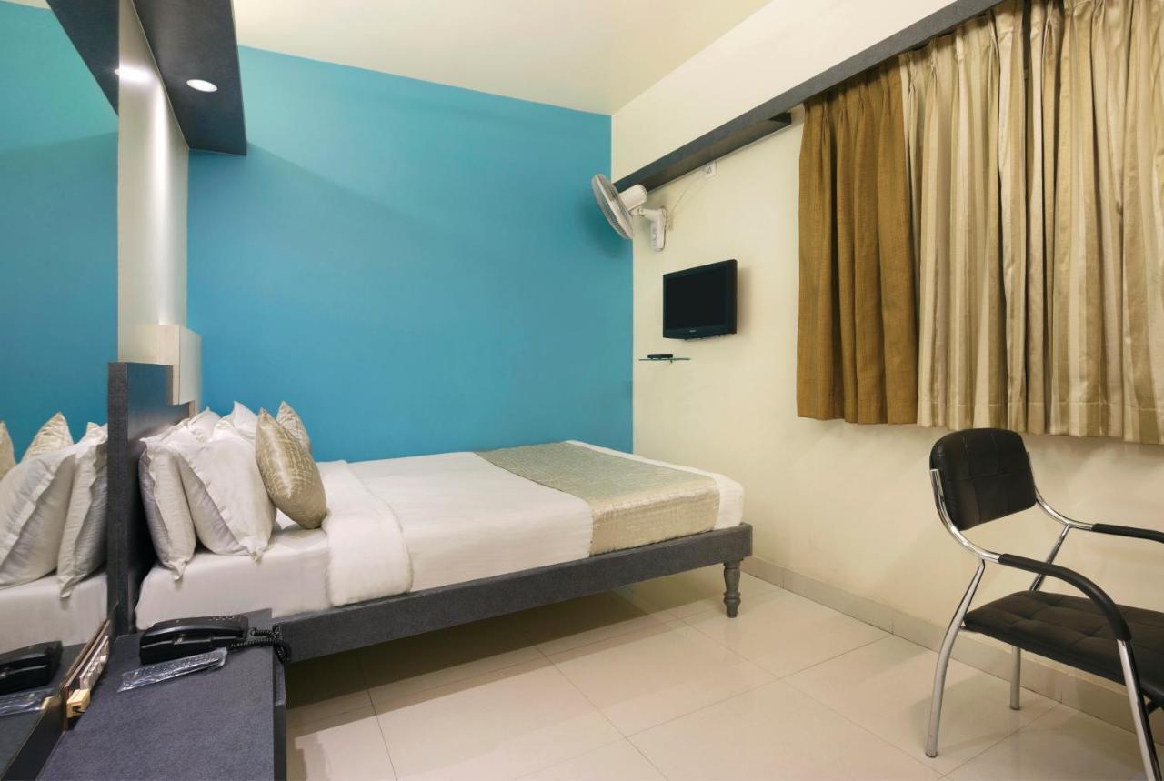 Mannars Deluxe Lodge Mysore Exterior photo