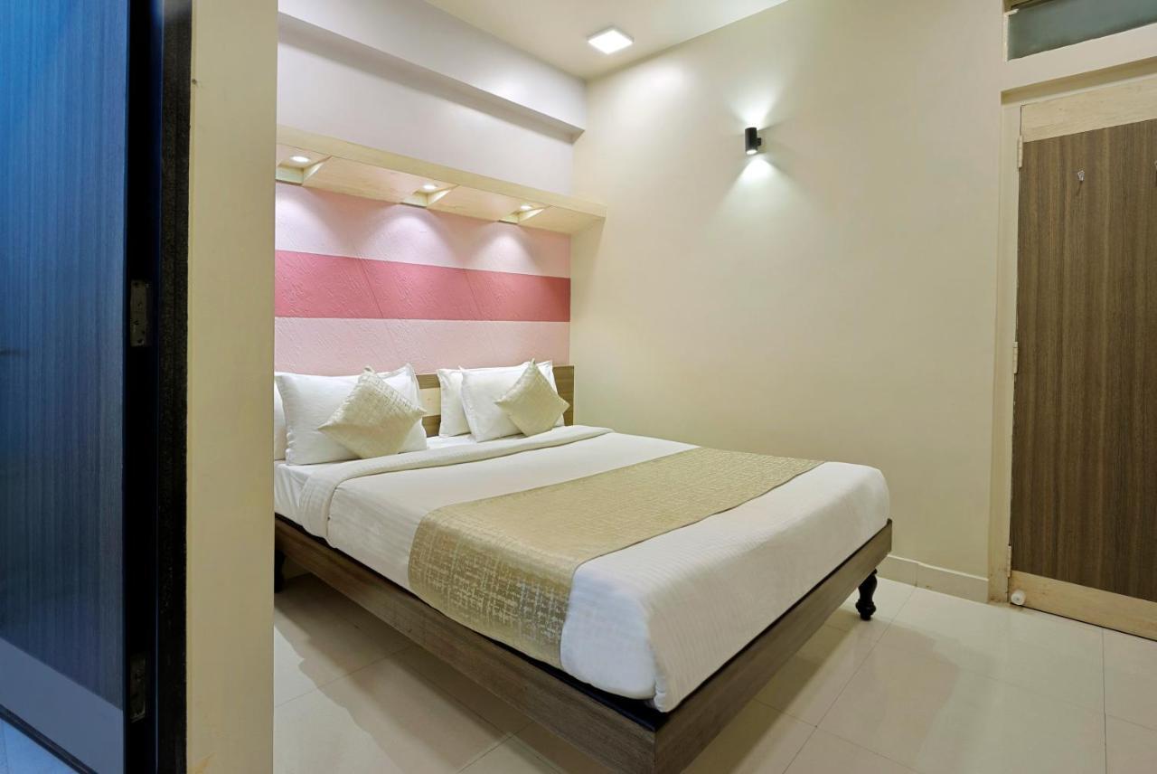 Mannars Deluxe Lodge Mysore Exterior photo