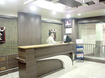 Mannars Deluxe Lodge Mysore Exterior photo