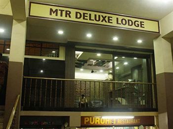 Mannars Deluxe Lodge Mysore Exterior photo